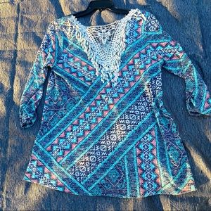 New Directions Asymmetrical Crochet Back Abstract Design 3/4 Sleeve Flowy Top